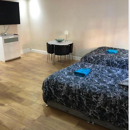 Big Room Rusholme With Tv And Private Bathroom-Parking&Wifi Manchester Dış mekan fotoğraf