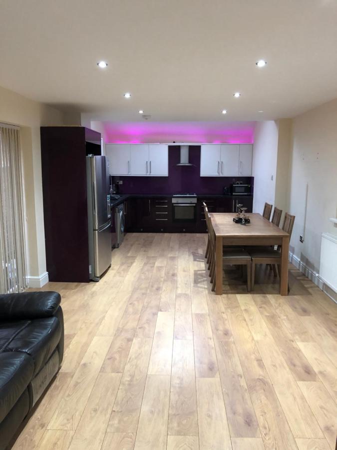 Big Room Rusholme With Tv And Private Bathroom-Parking&Wifi Manchester Dış mekan fotoğraf