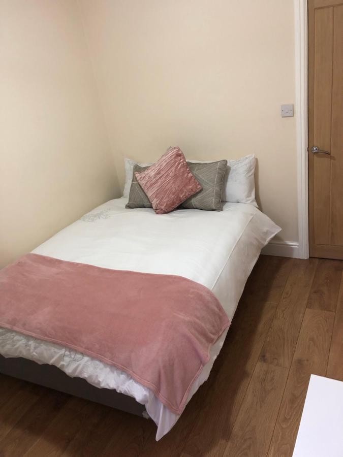 Big Room Rusholme With Tv And Private Bathroom-Parking&Wifi Manchester Dış mekan fotoğraf
