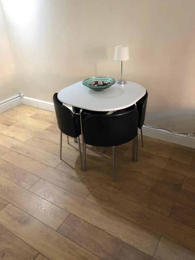 Big Room Rusholme With Tv And Private Bathroom-Parking&Wifi Manchester Dış mekan fotoğraf