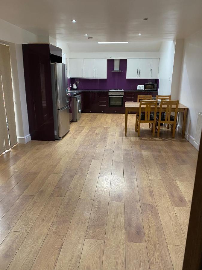 Big Room Rusholme With Tv And Private Bathroom-Parking&Wifi Manchester Dış mekan fotoğraf