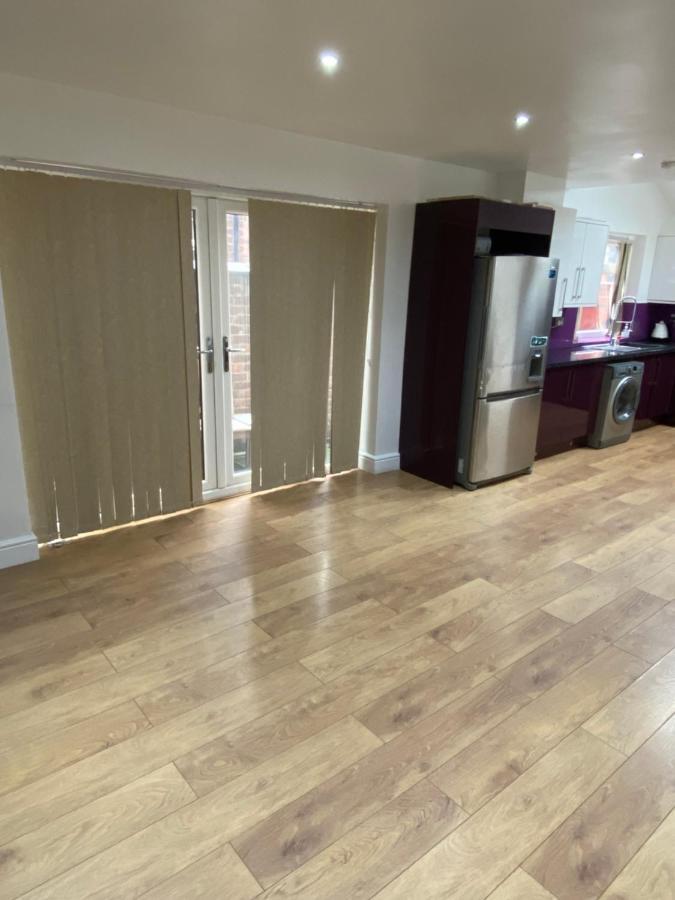 Big Room Rusholme With Tv And Private Bathroom-Parking&Wifi Manchester Dış mekan fotoğraf